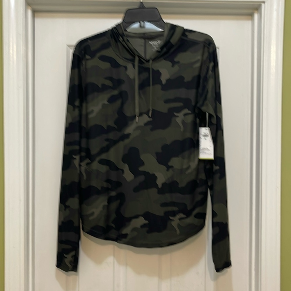 NWT Old Navy Active - camo hooded - two pockets - size S Tall